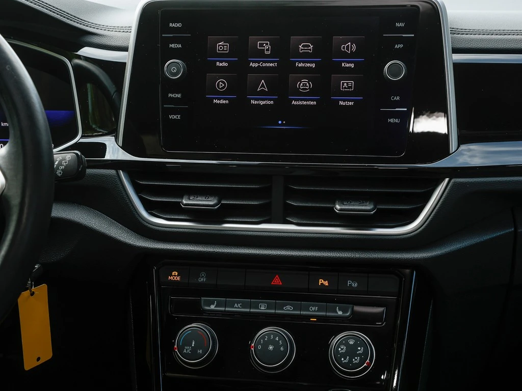 Volkswagen-T-Roc-image-11