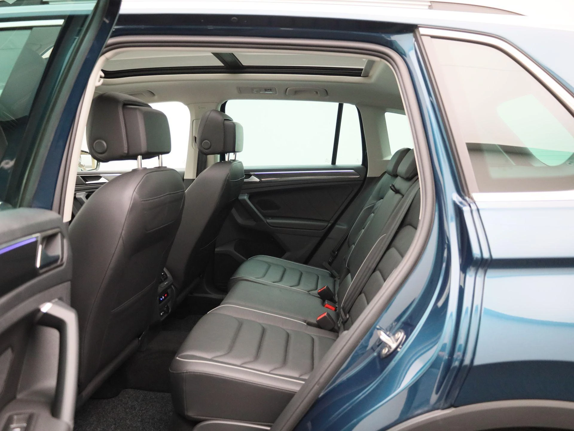 Volkswagen-Tiguan-image-9