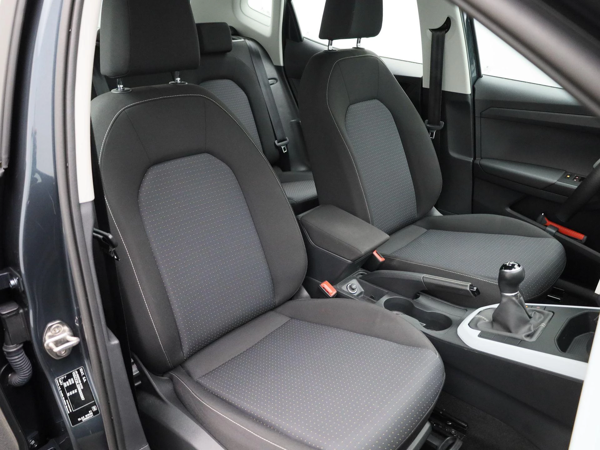 SEAT-Arona-image-32