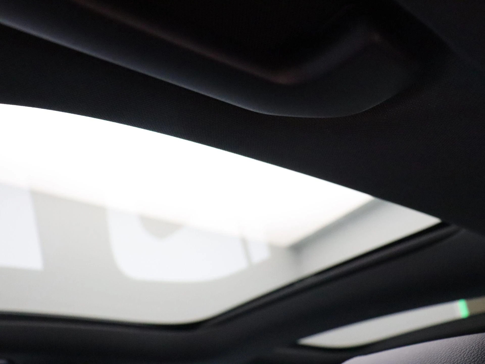 Mercedes-Benz EQA 250+ Business Line + PANO DAK + CARPLAY + CAMERA +