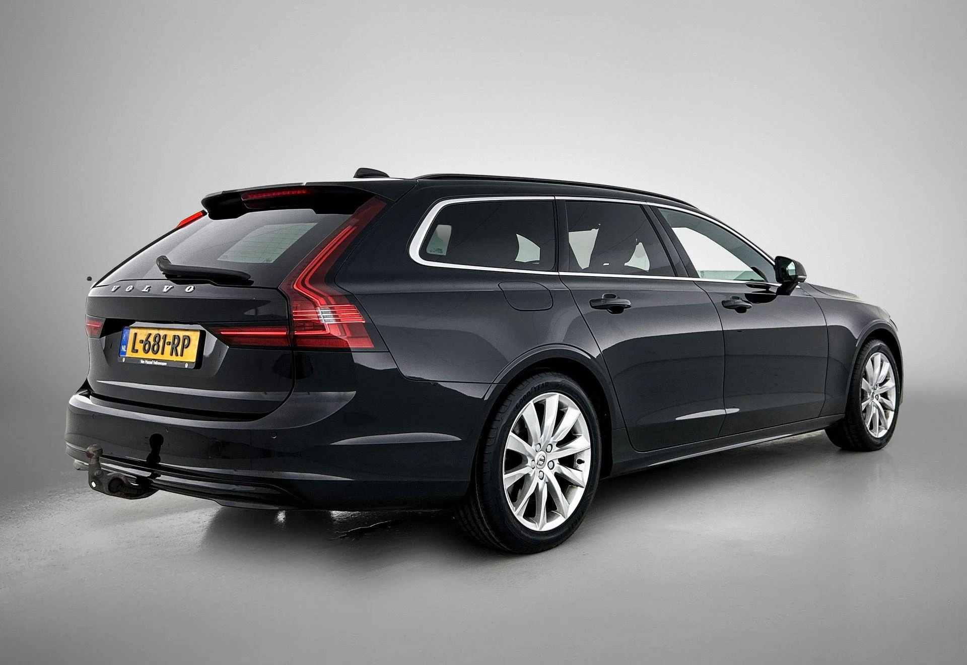 Volvo-V90-image-3