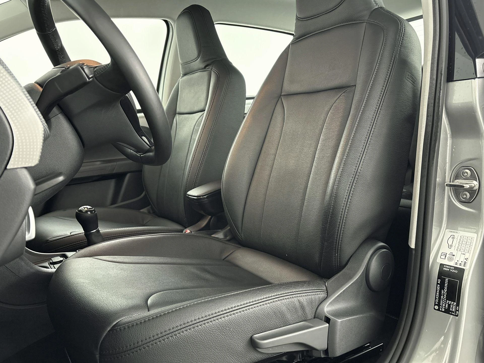 Volkswagen-up!-image-7