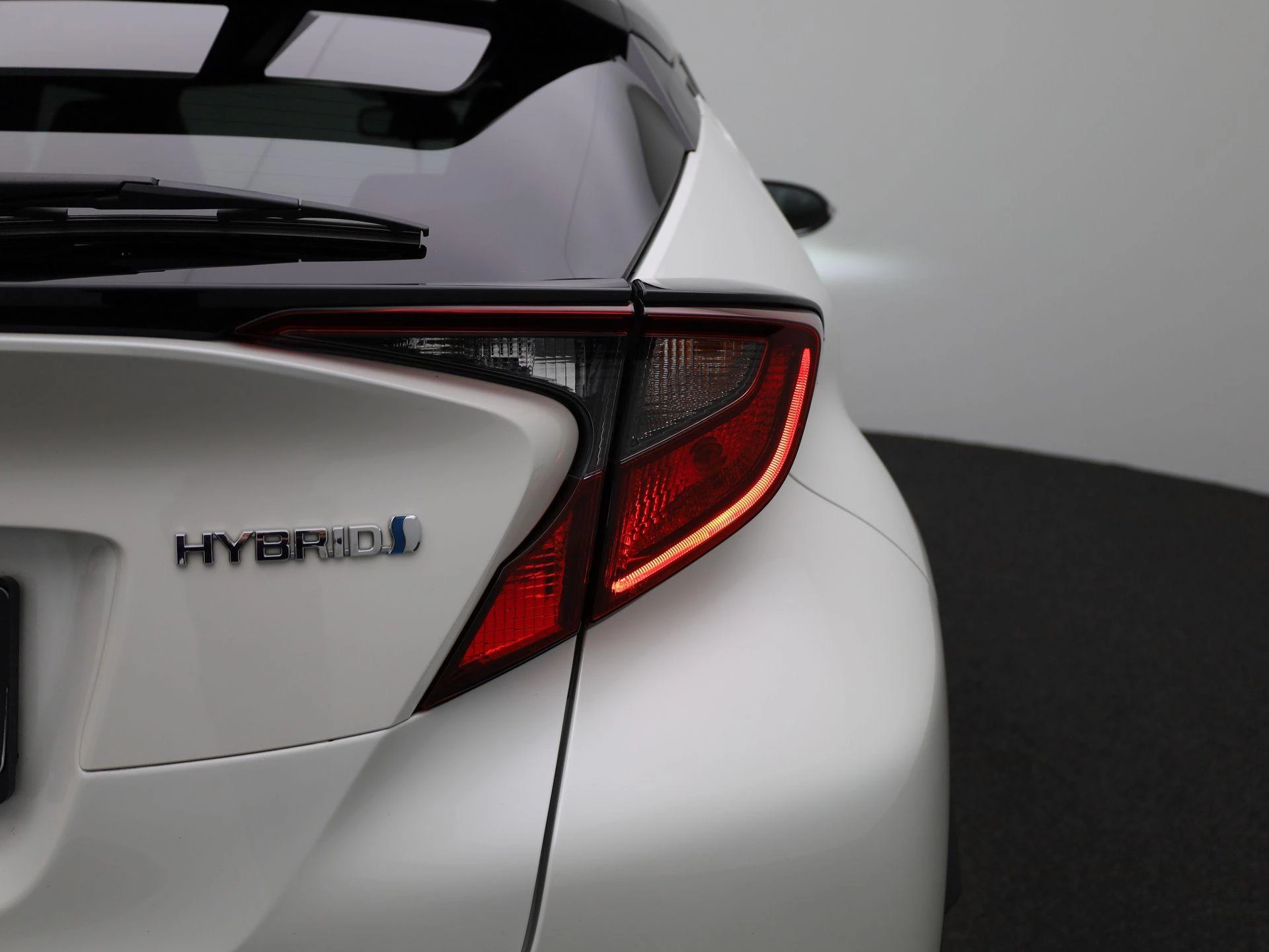 Toyota-C-HR-image-32