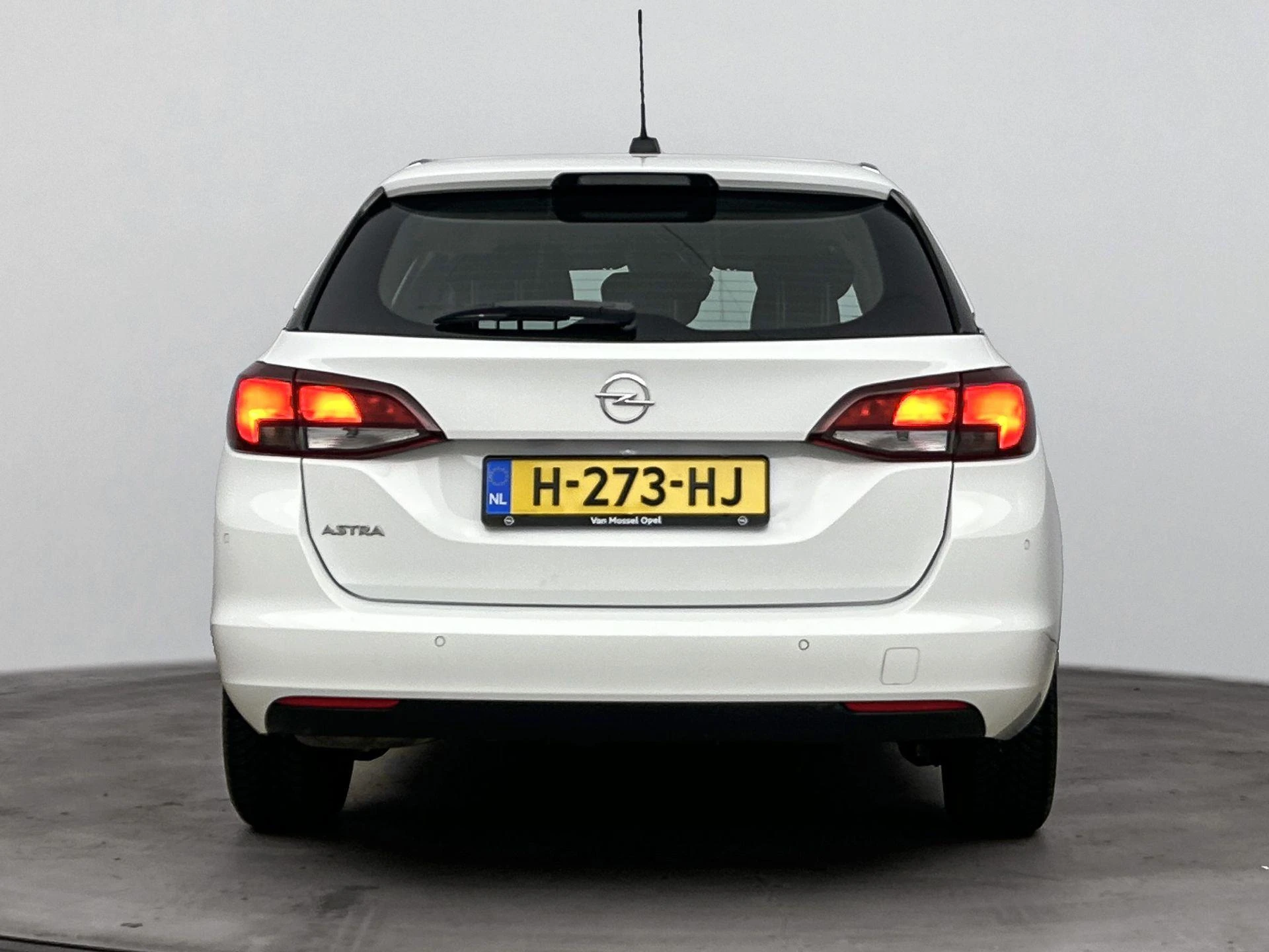 Opel Astra Sports Tourer 1.2 Launch Edition