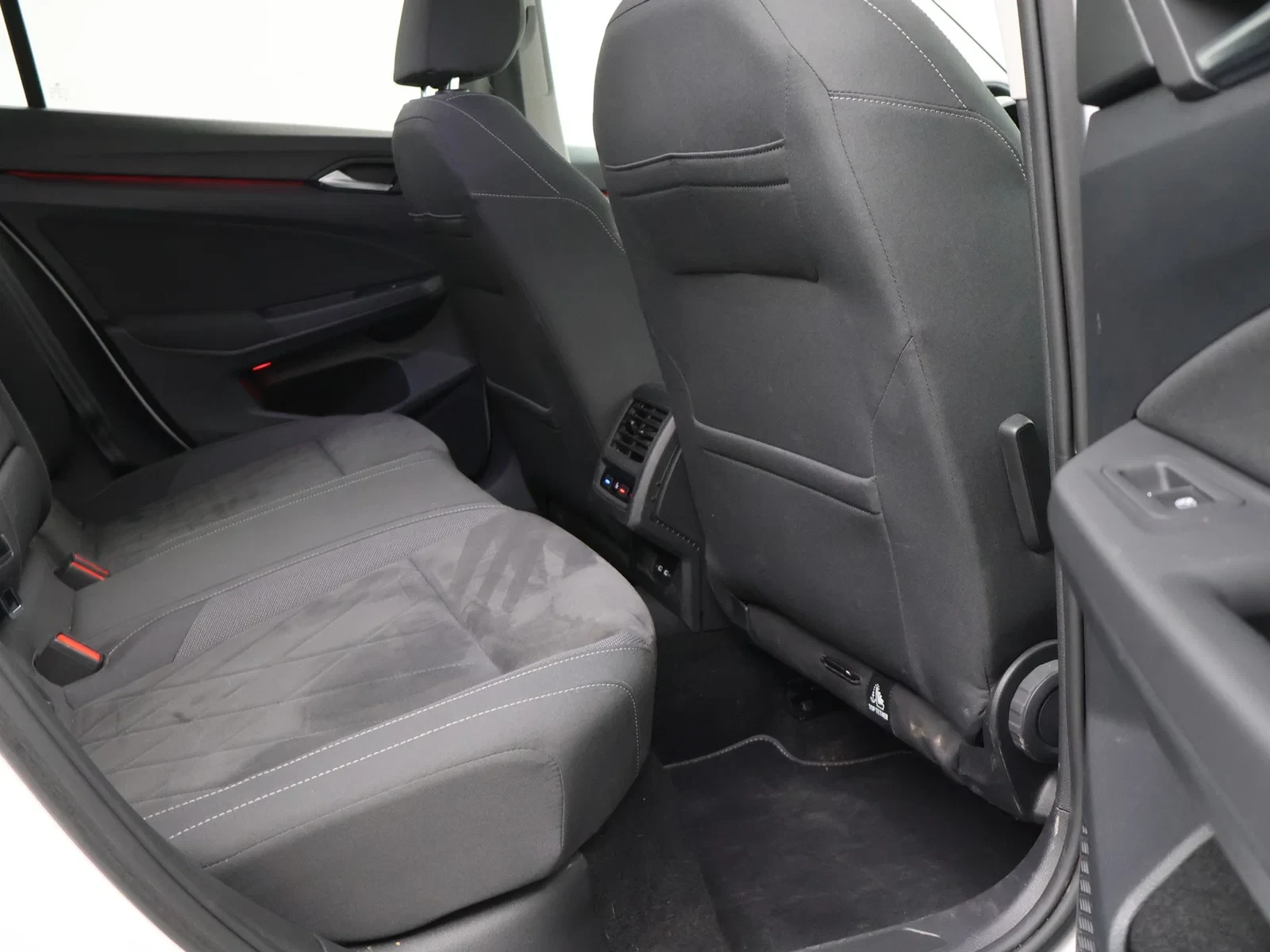 Volkswagen-Golf-image-8