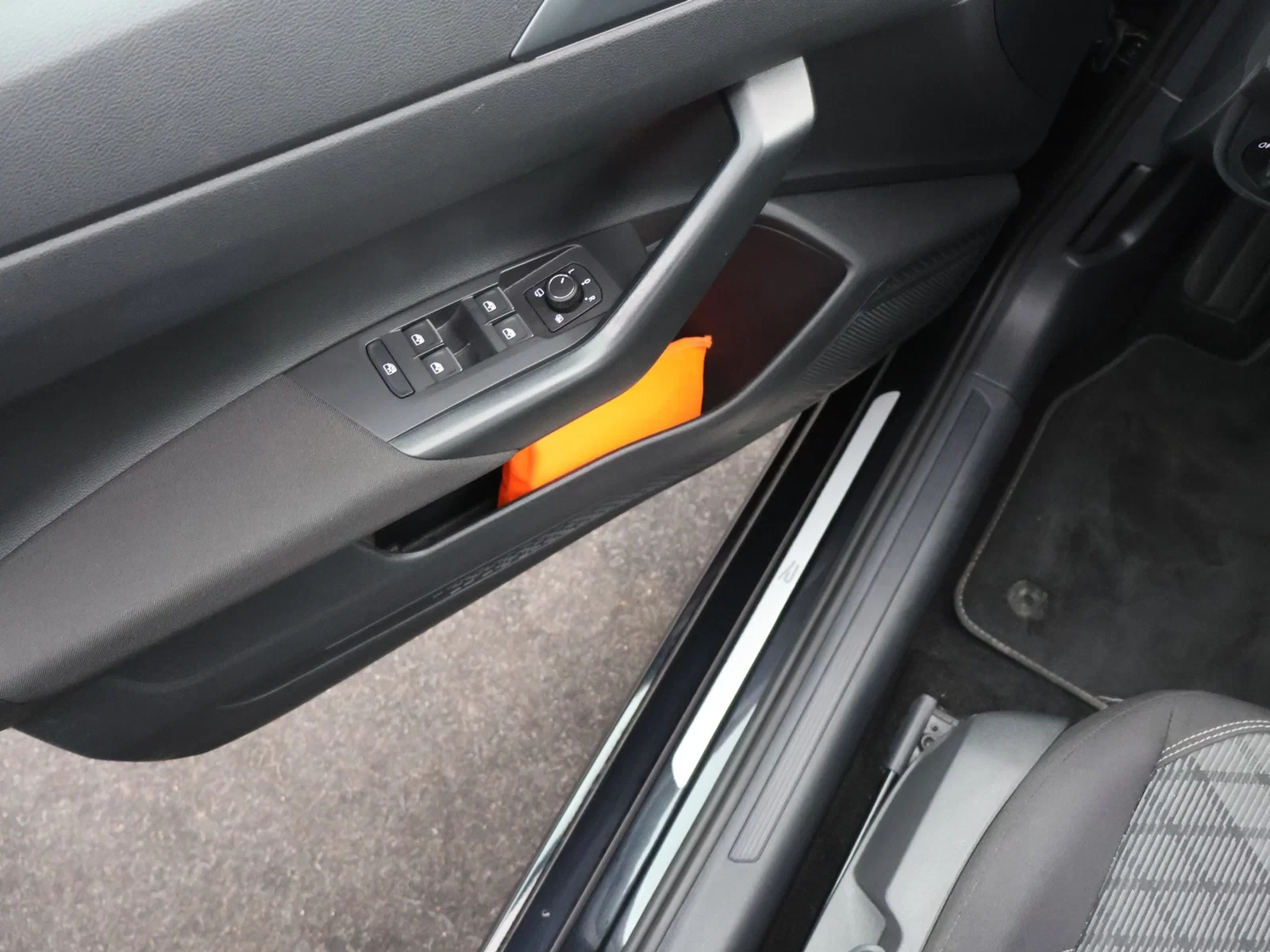 Volkswagen-Taigo-image-11