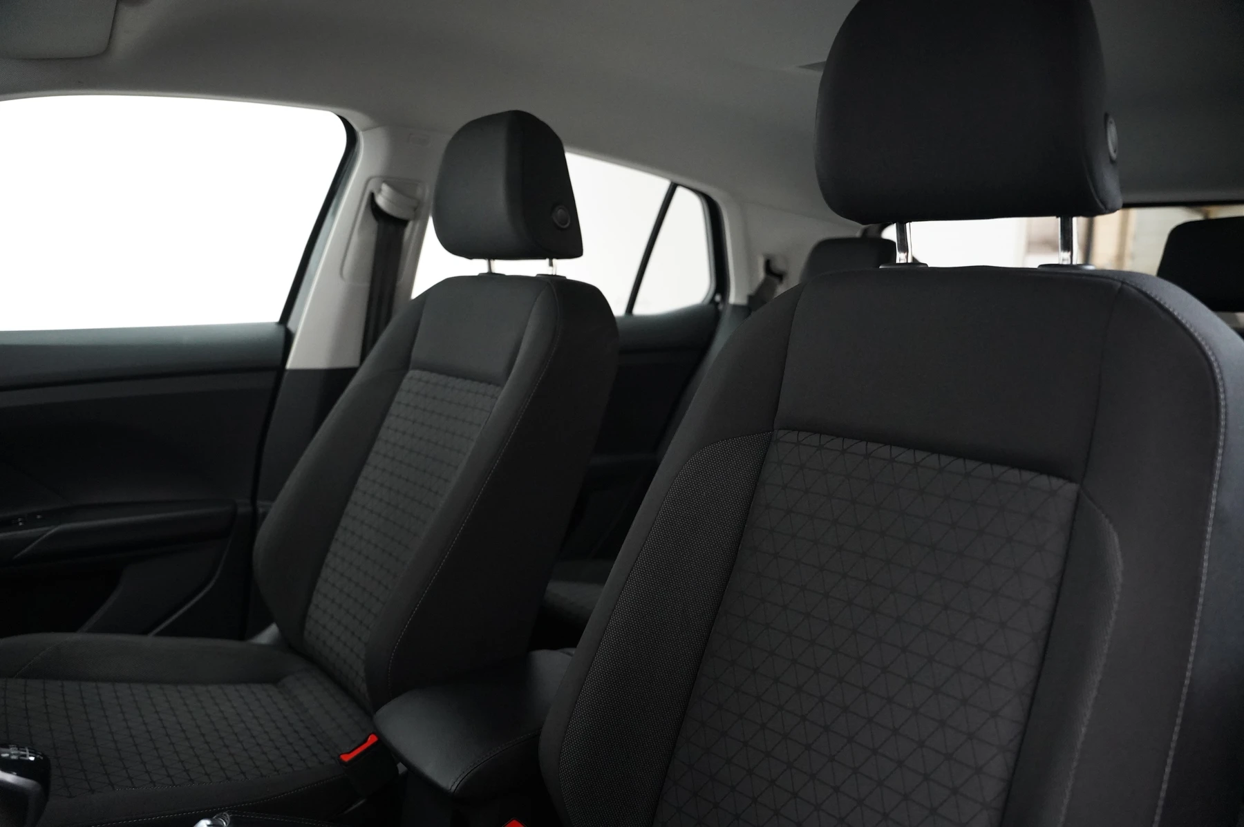 Volkswagen-T-Cross-image-9