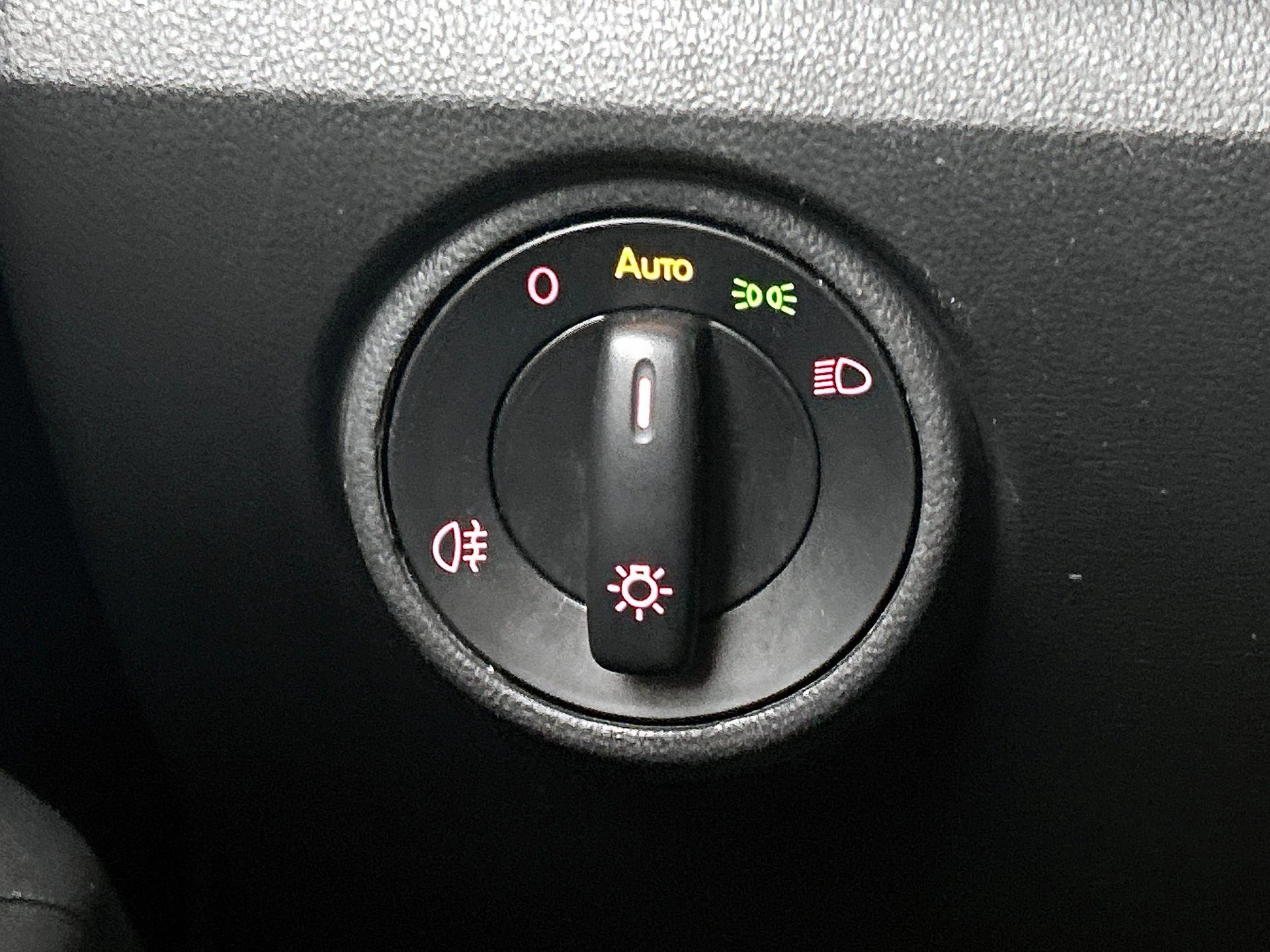 Volkswagen-up!-image-23