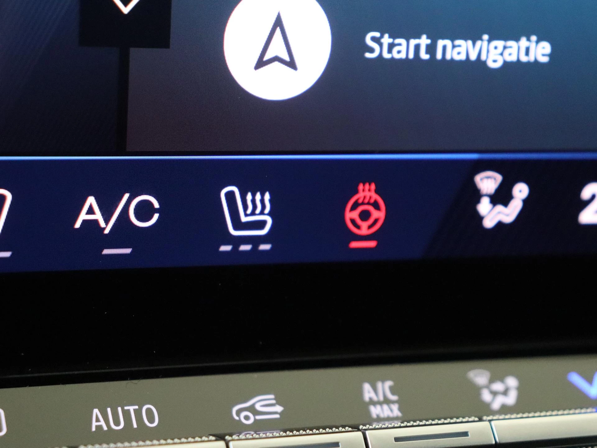Renault-Megane E-Tech-image-21