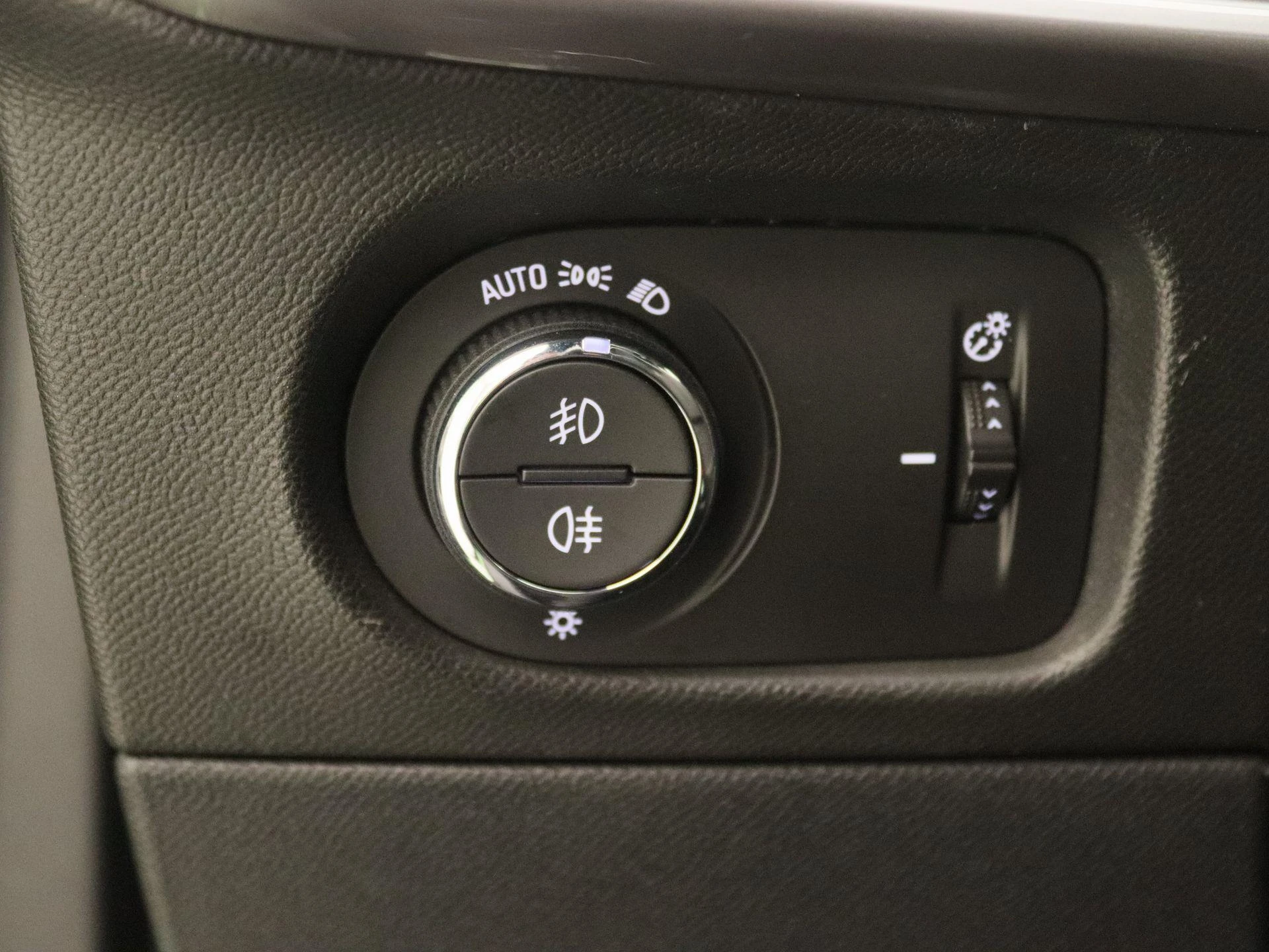 Opel-Mokka-e-image-19