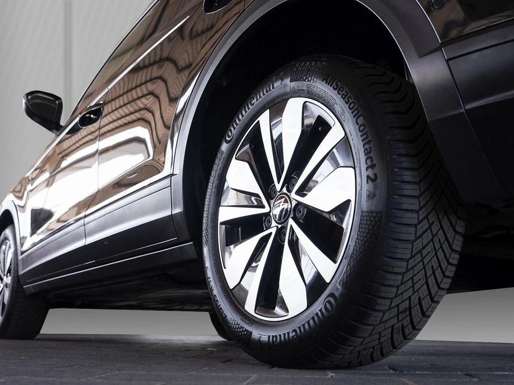 Volkswagen-T-Roc-image-4
