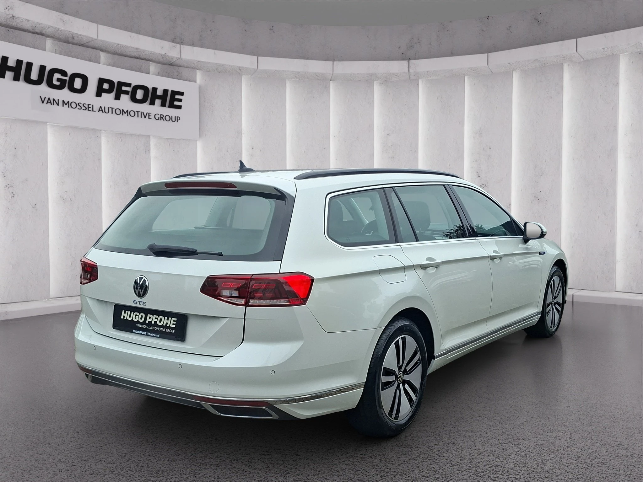 Volkswagen-Passat-image-4