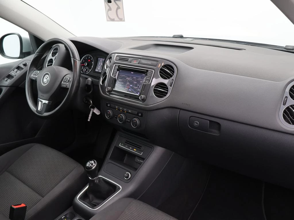 Volkswagen Tiguan Tiguan Trend & Fun 1.4TSI BlueMotion 125PK *PANODAK*PDC*BLTH*DAB RADIO*AIRCO AUTOMATISCH*...*