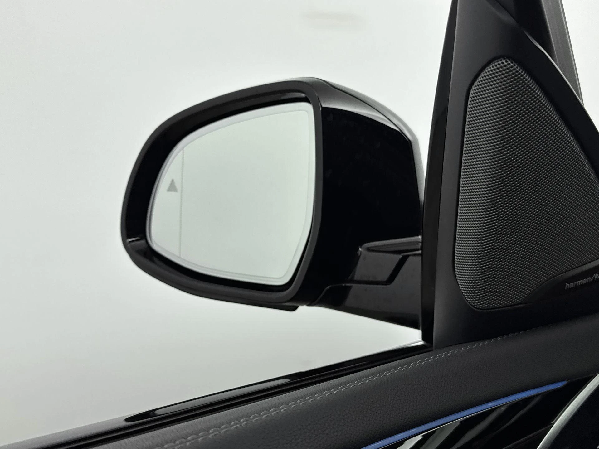 BMW-iX3-image-18
