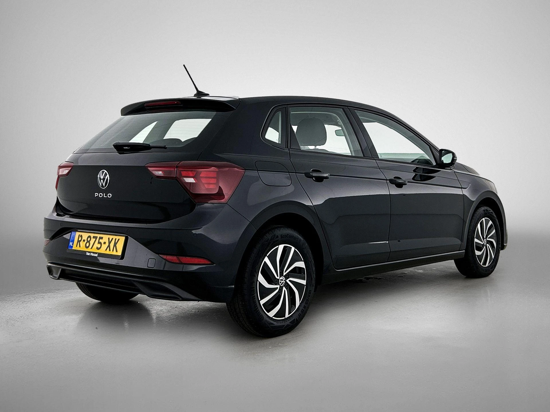 Volkswagen-Polo-image-3