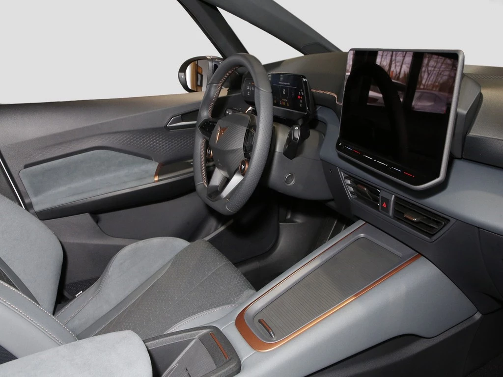 CUPRA Born VZ UPE 61.240 PilotL HUD TechM Skyline Roof