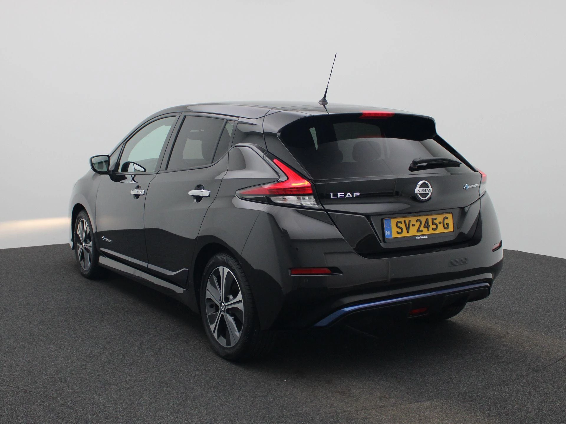 Nissan-Leaf-image-1