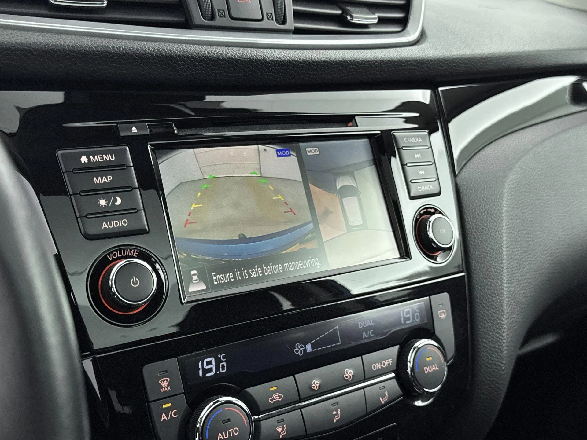 Nissan-QASHQAI-image-10