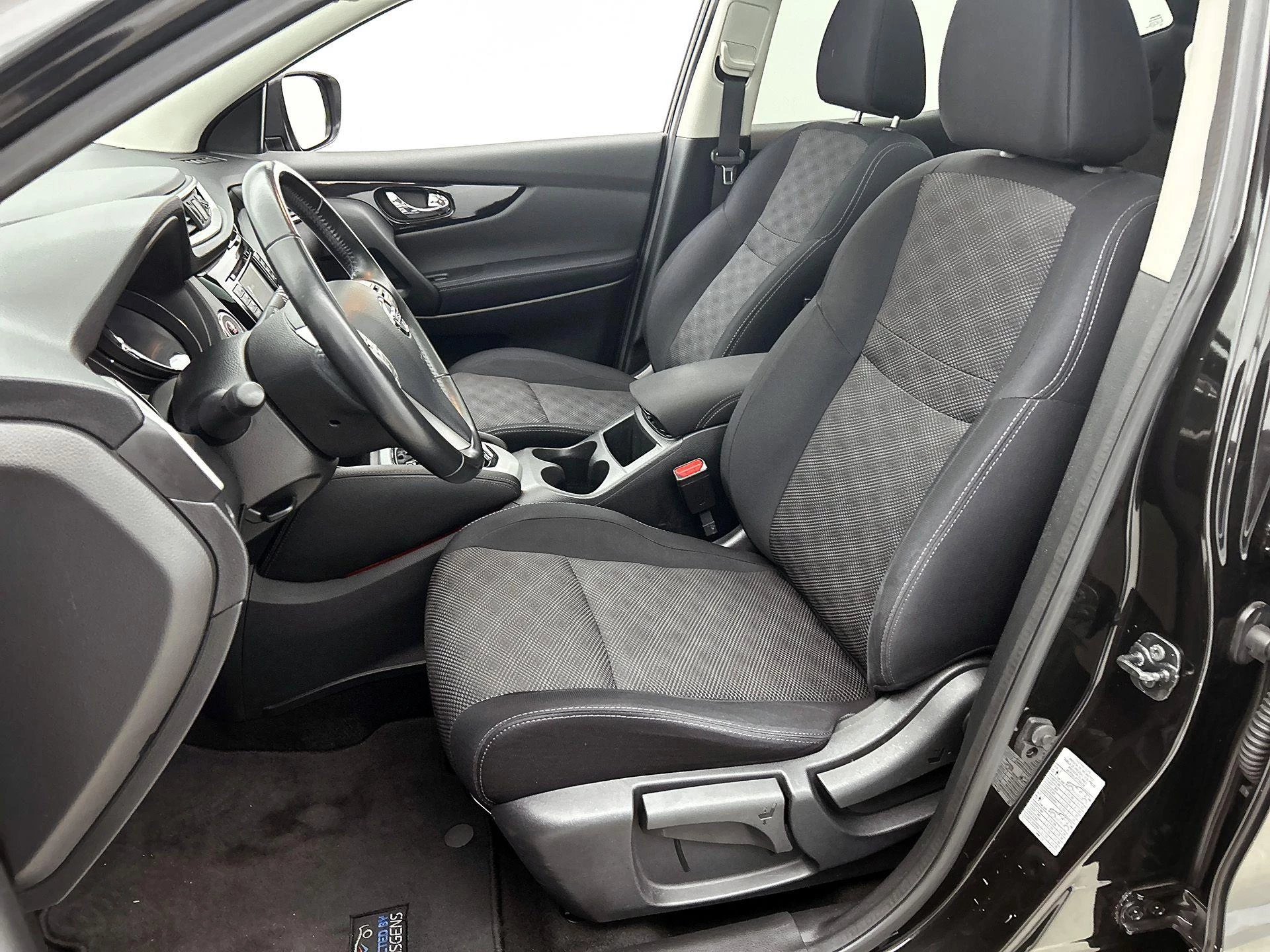 Nissan-QASHQAI-image-36
