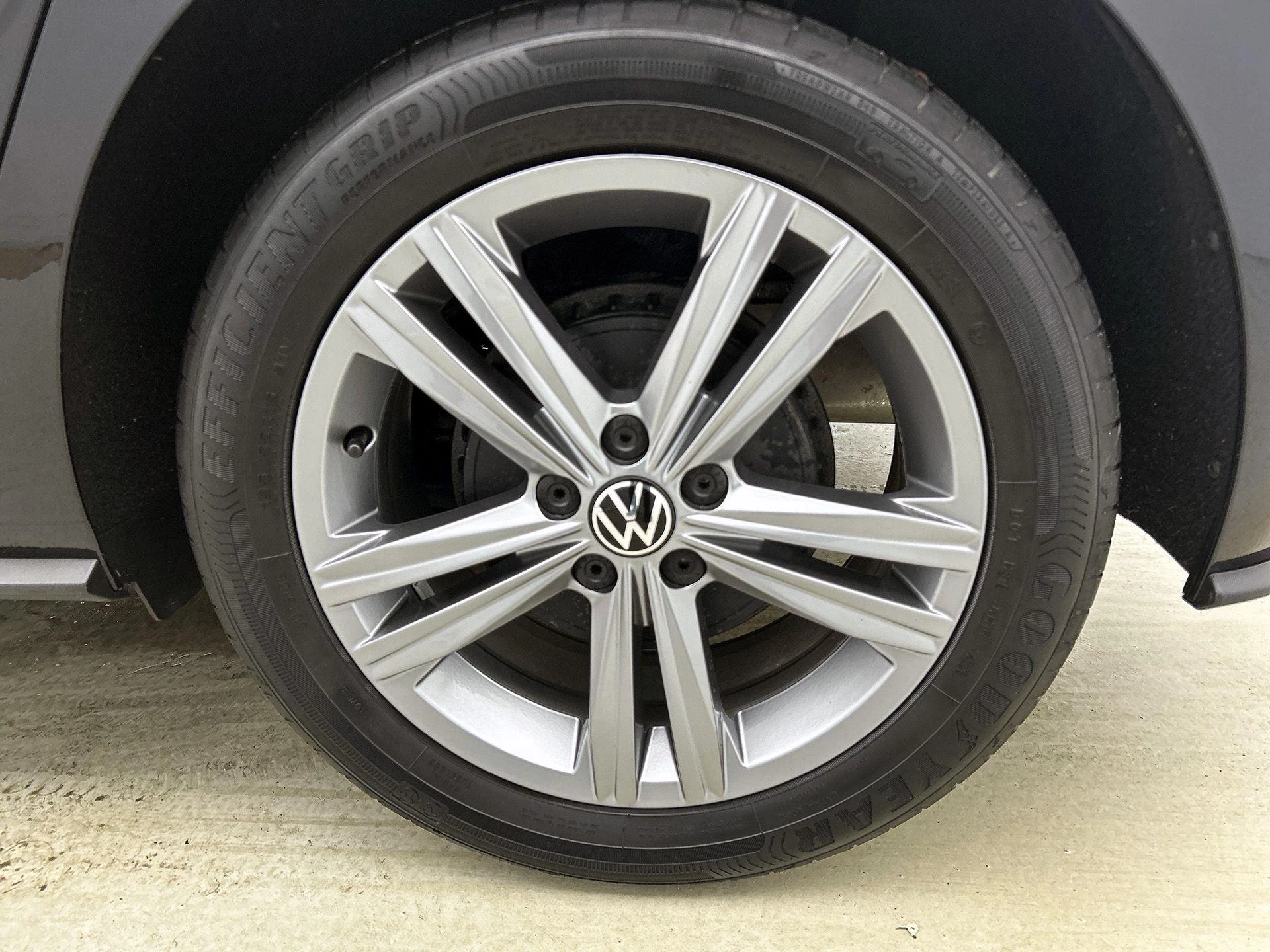Volkswagen-Polo-image-28