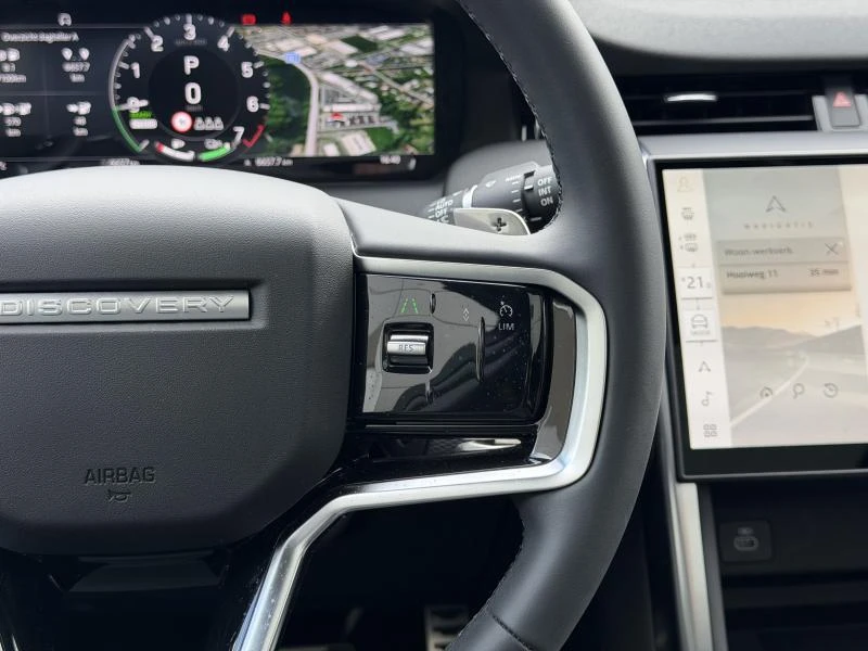 Land Rover-Discovery Sport-image-18