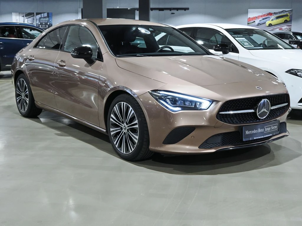 Mercedes-Benz-CLA 180-image-4