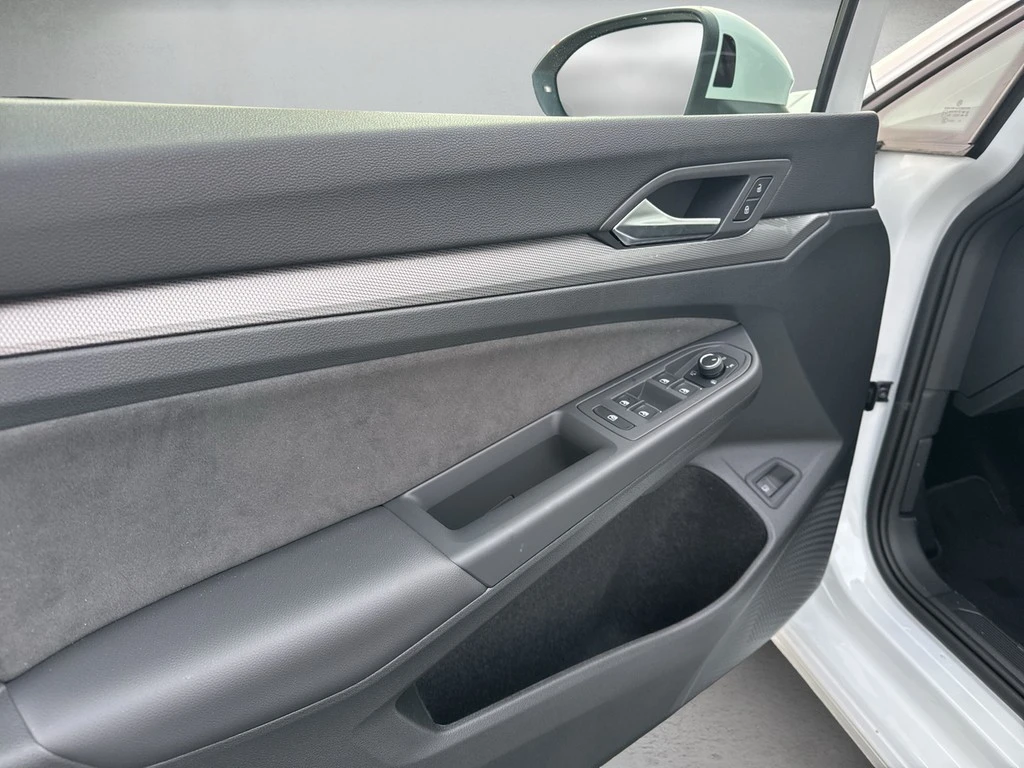 Volkswagen-Golf-image-5