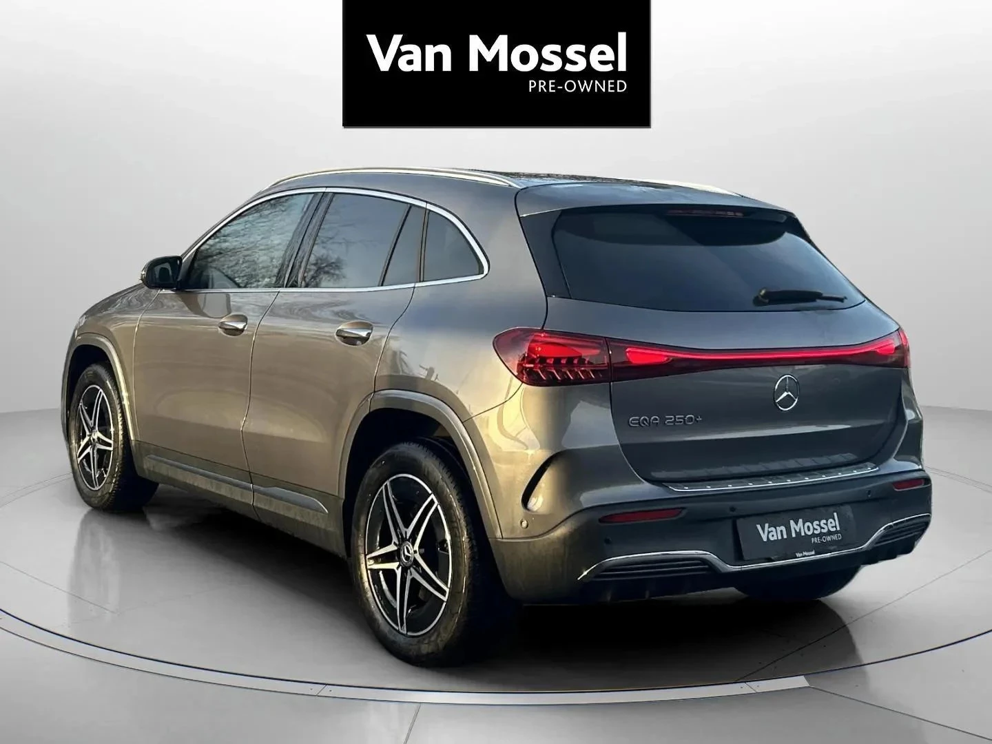 Mercedes-Benz-EQA-image-6