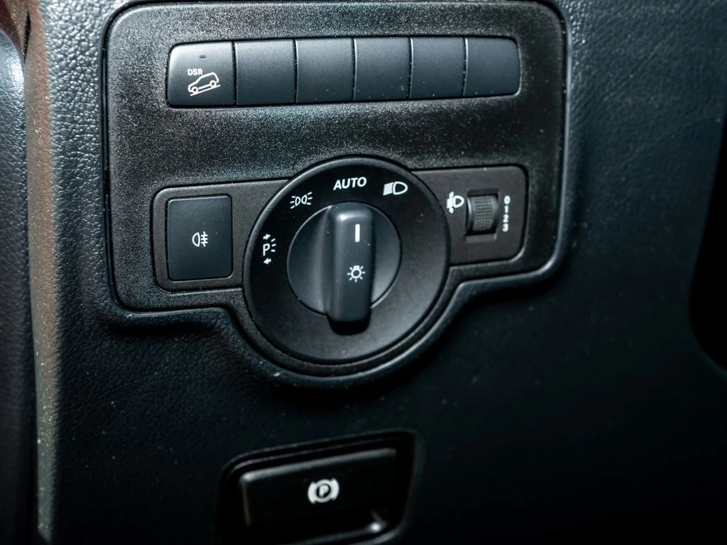 Mercedes-Benz-Vito 114-image-13