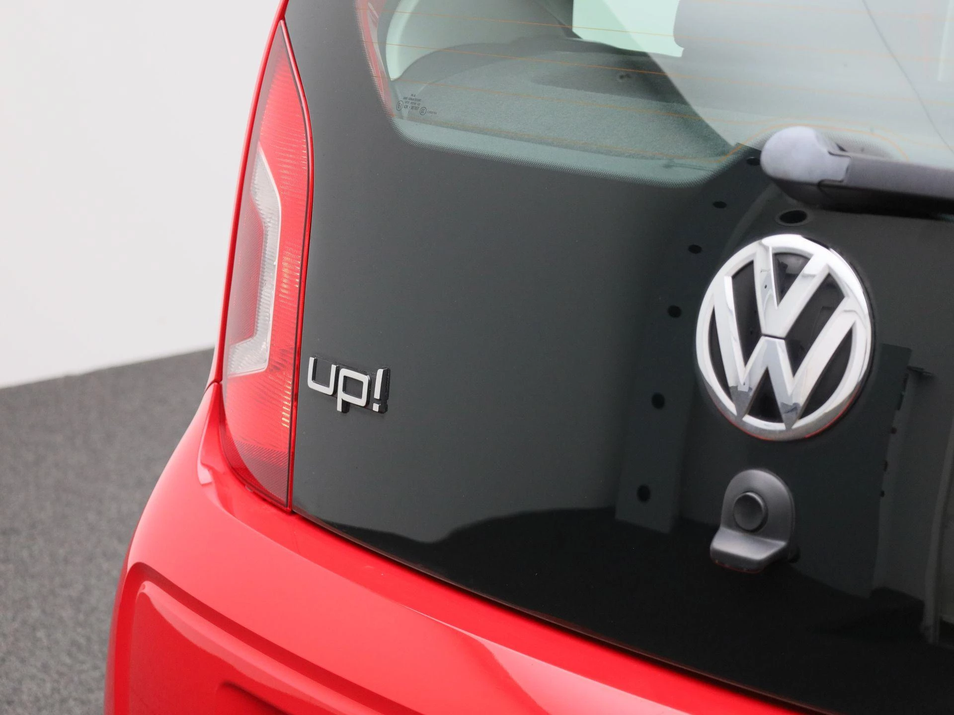 Volkswagen-up!-image-29