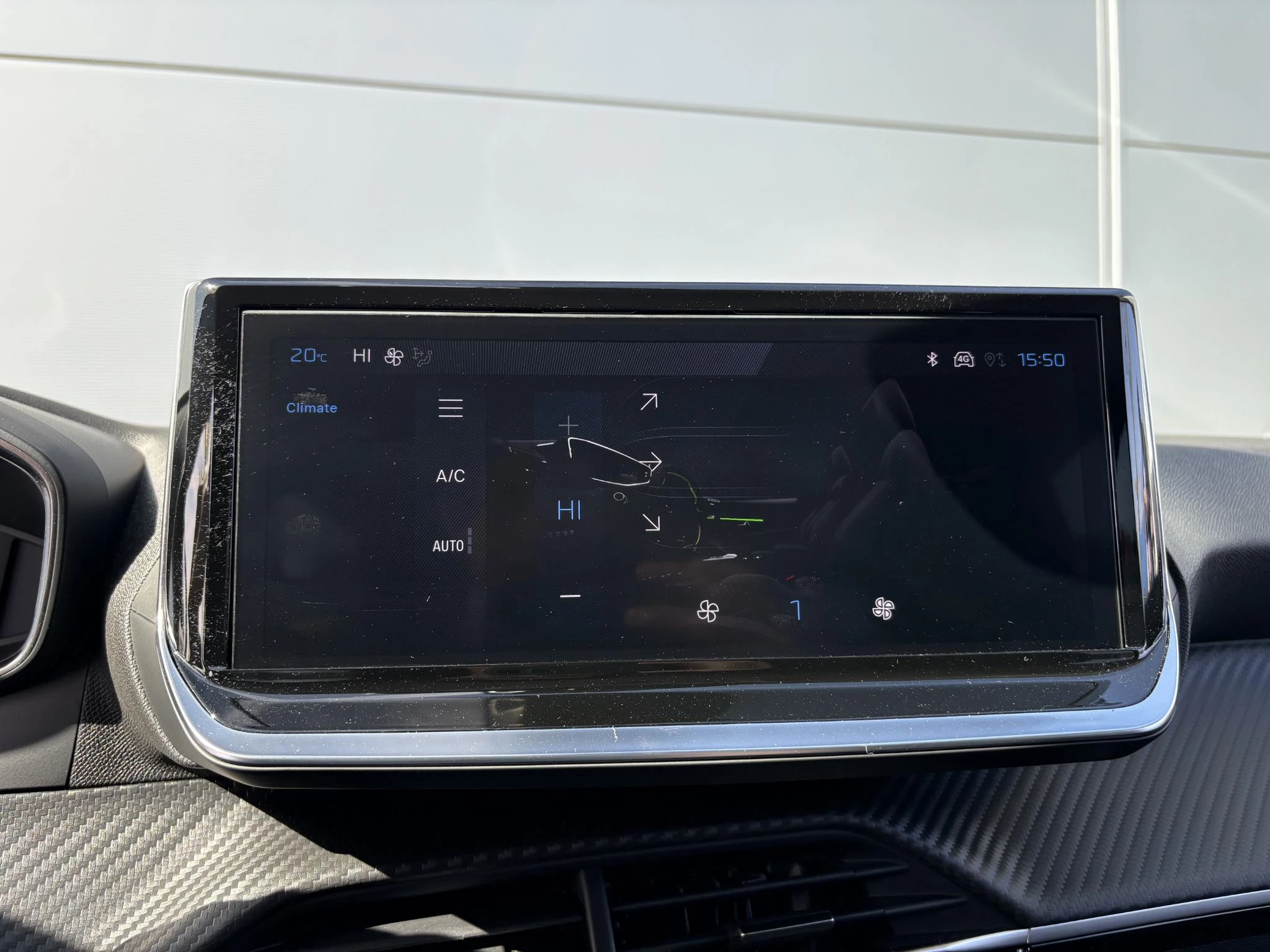 Peugeot-208-image-19