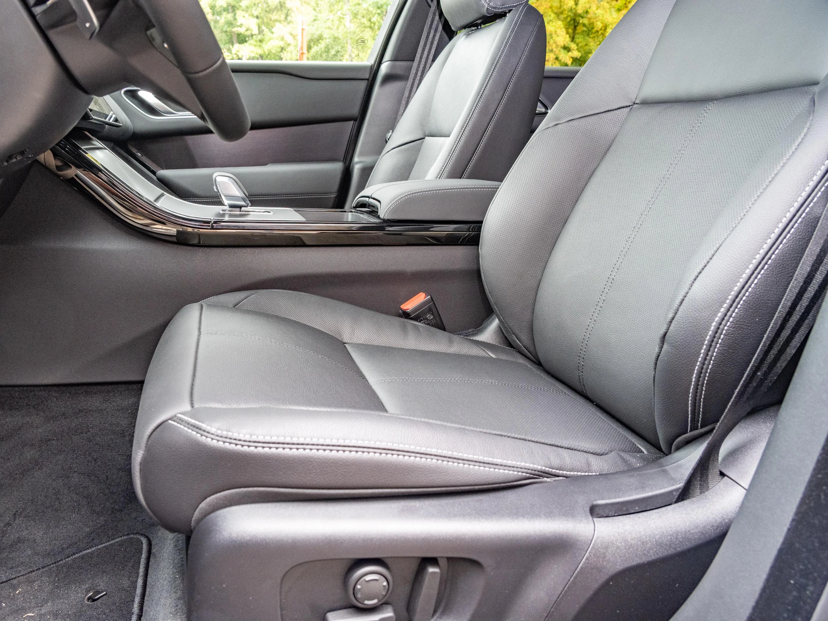 Land Rover-Range Rover Velar-image-15