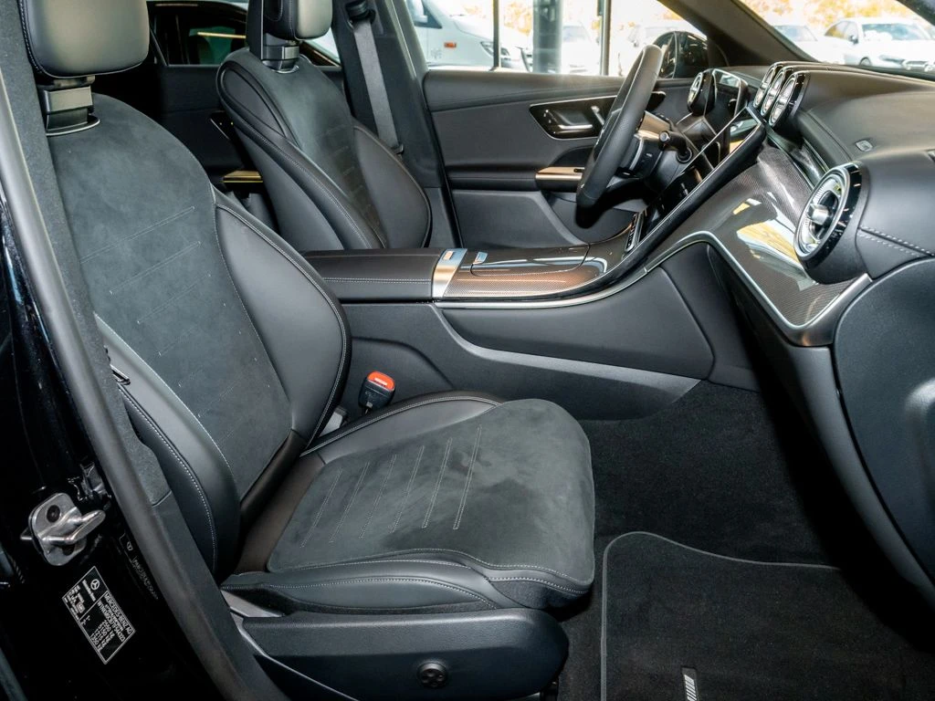 Mercedes-Benz-GLC 200 d-image-10