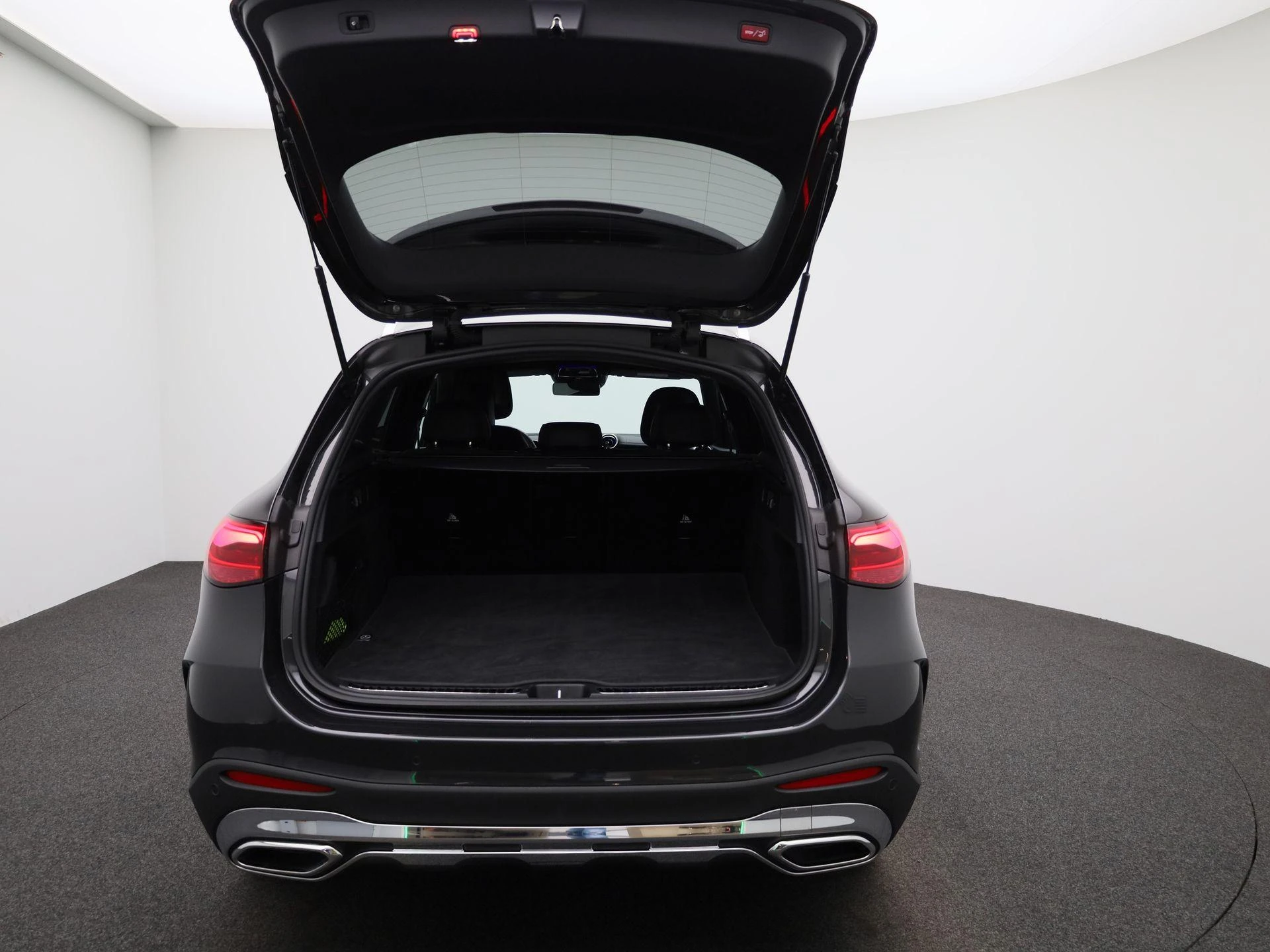 Mercedes-Benz-GLC-image-10