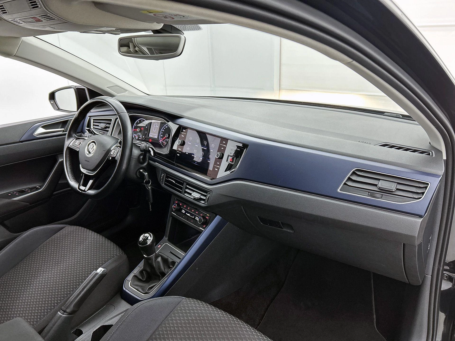 Volkswagen-Polo-image-20