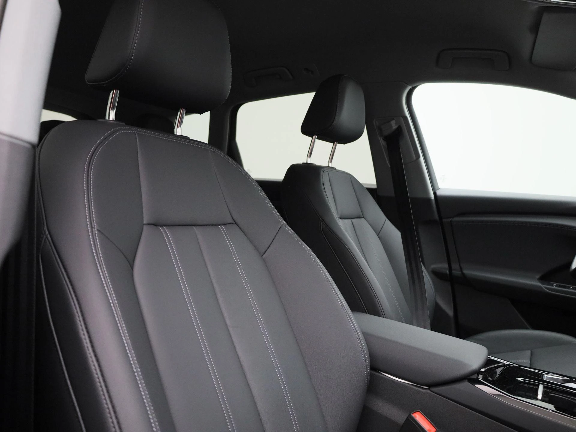 Audi-Q6 e-tron-image-45