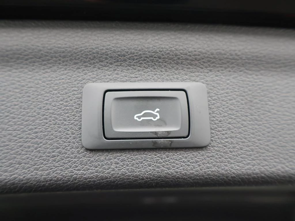 Audi Q3 PHEV Audi Q3 PHEV Attraction 45TFSIe 245PK *AUTOMAAT*VIRTUAL COCKPIT*CRUISE*PDC*APP-CONNECT*...*