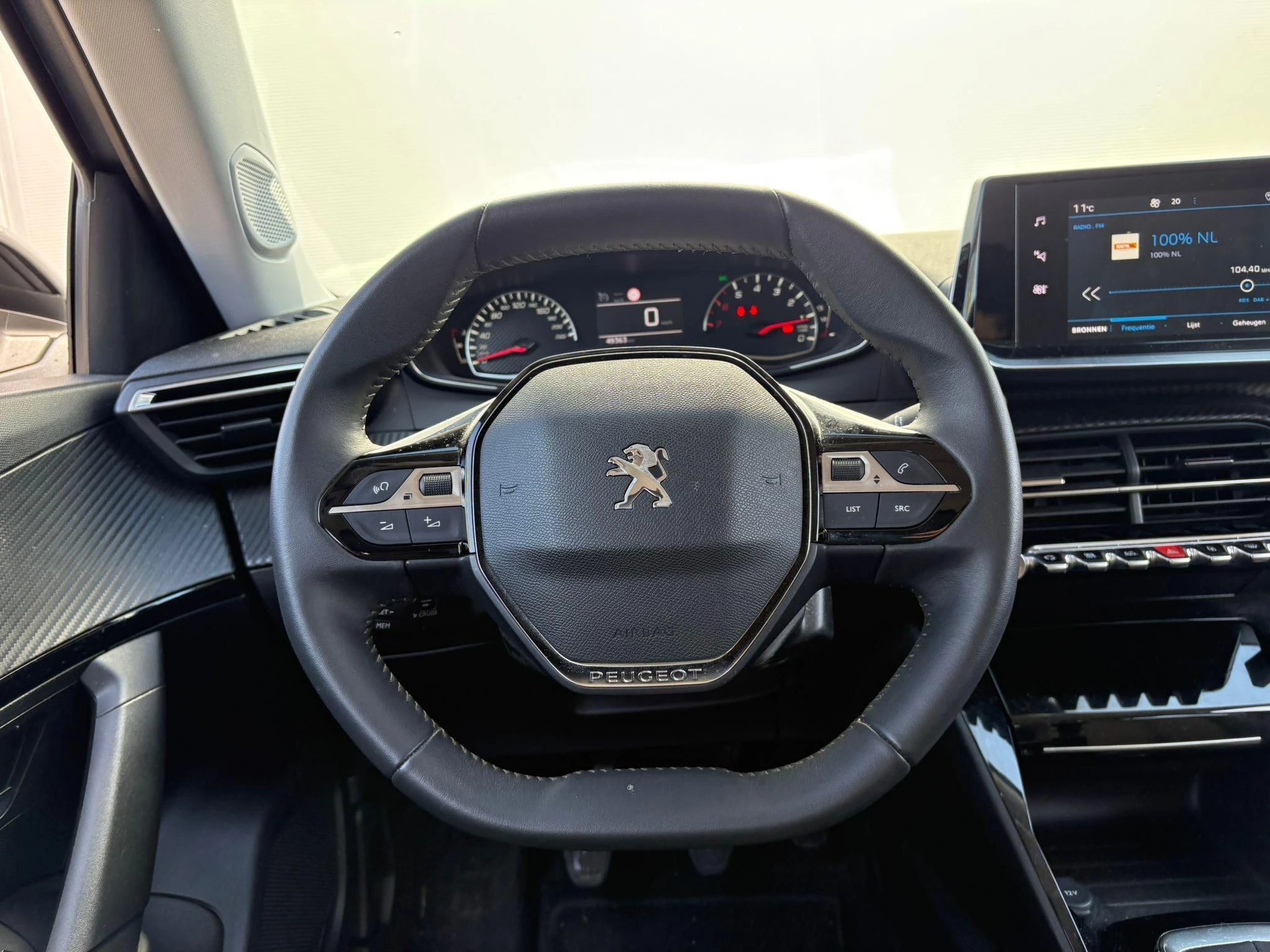Peugeot-2008-image-10