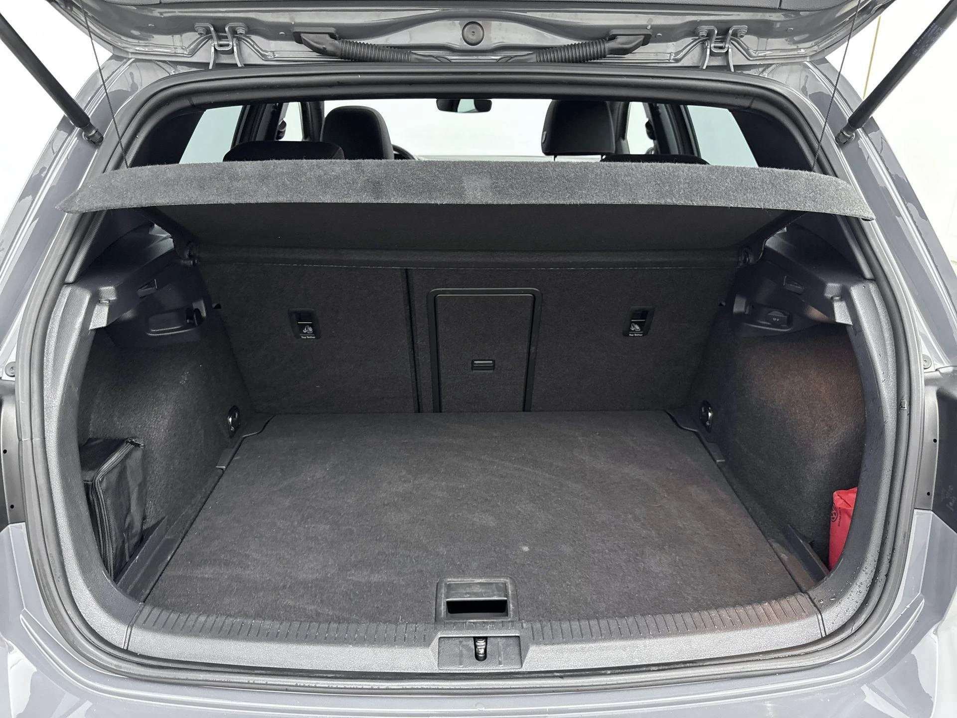 Volkswagen-Golf-image-22