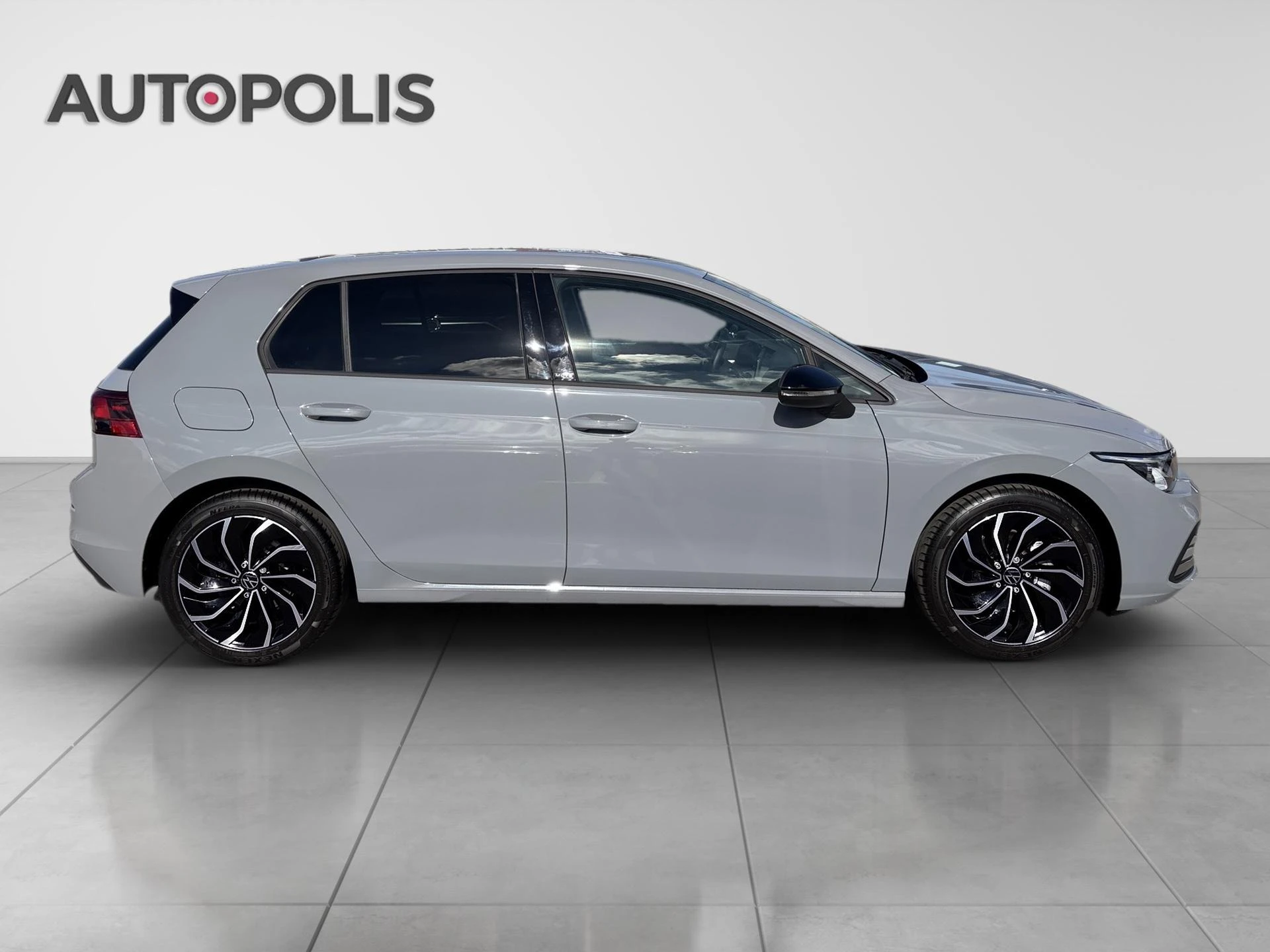 Volkswagen-Golf-image-9
