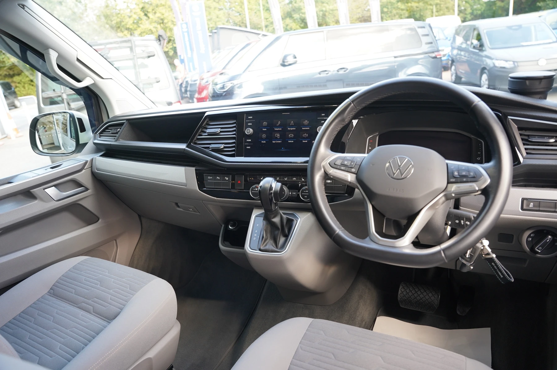 Volkswagen-California-image-5