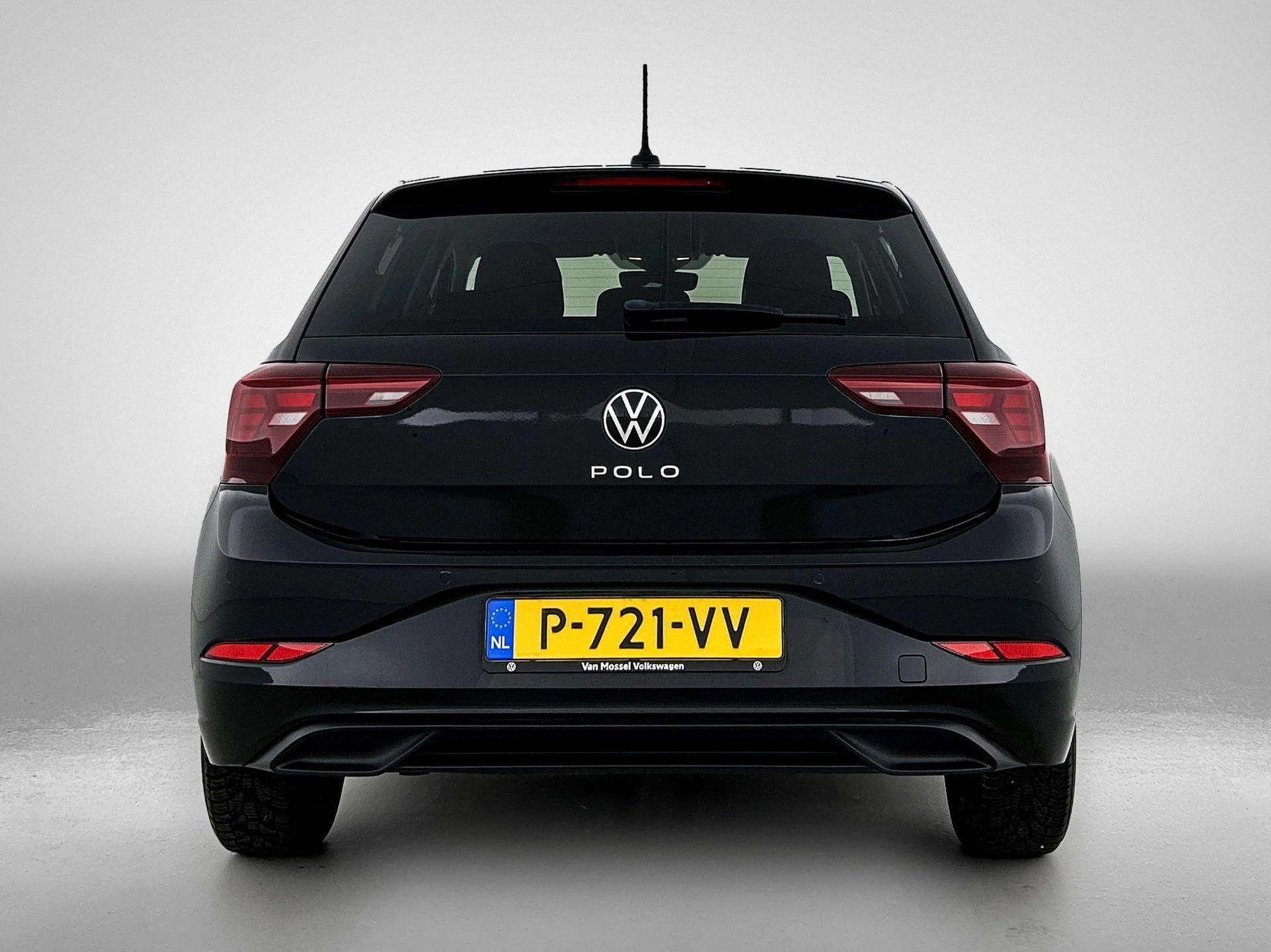 Volkswagen-Polo-image-2