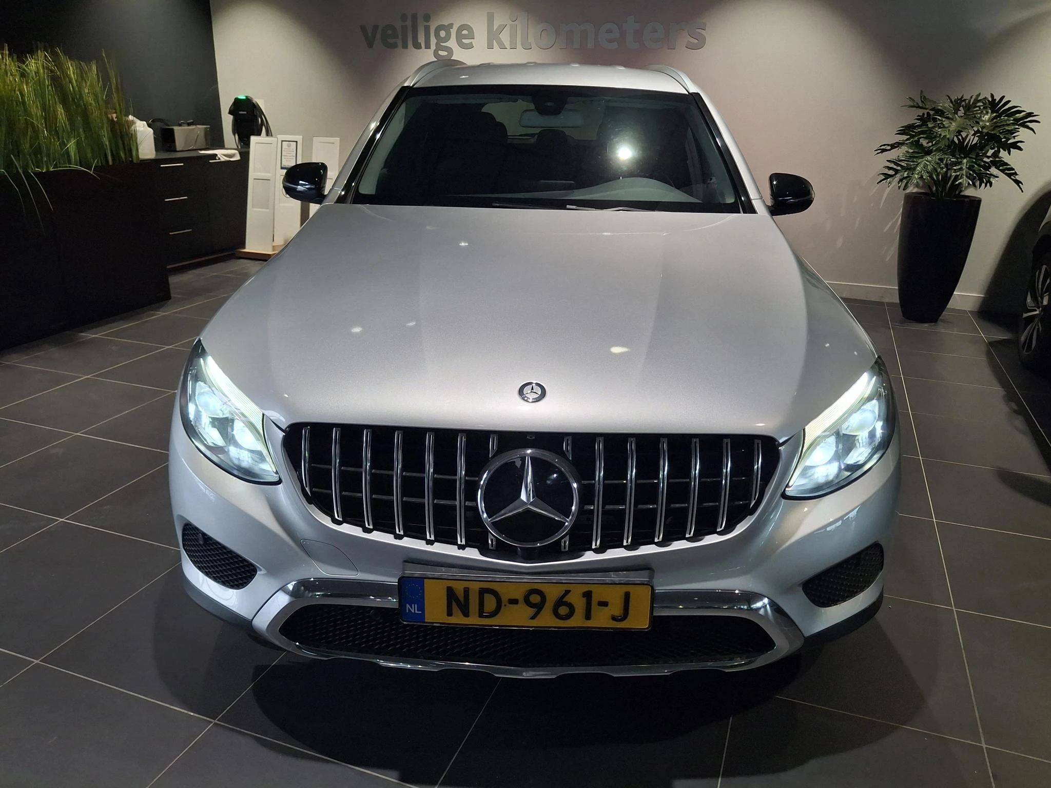 Mercedes-Benz-GLC-image-1