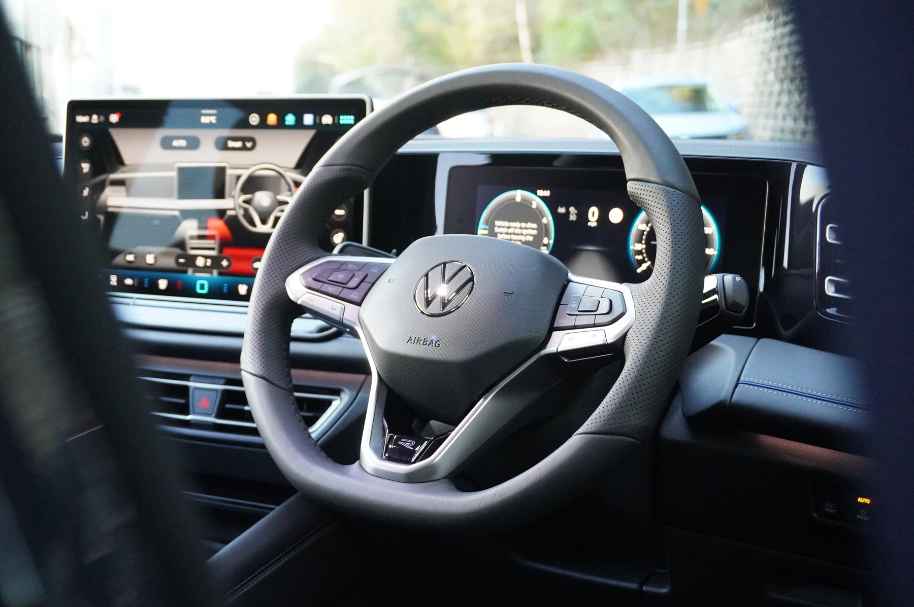 Volkswagen-Tiguan-image-26
