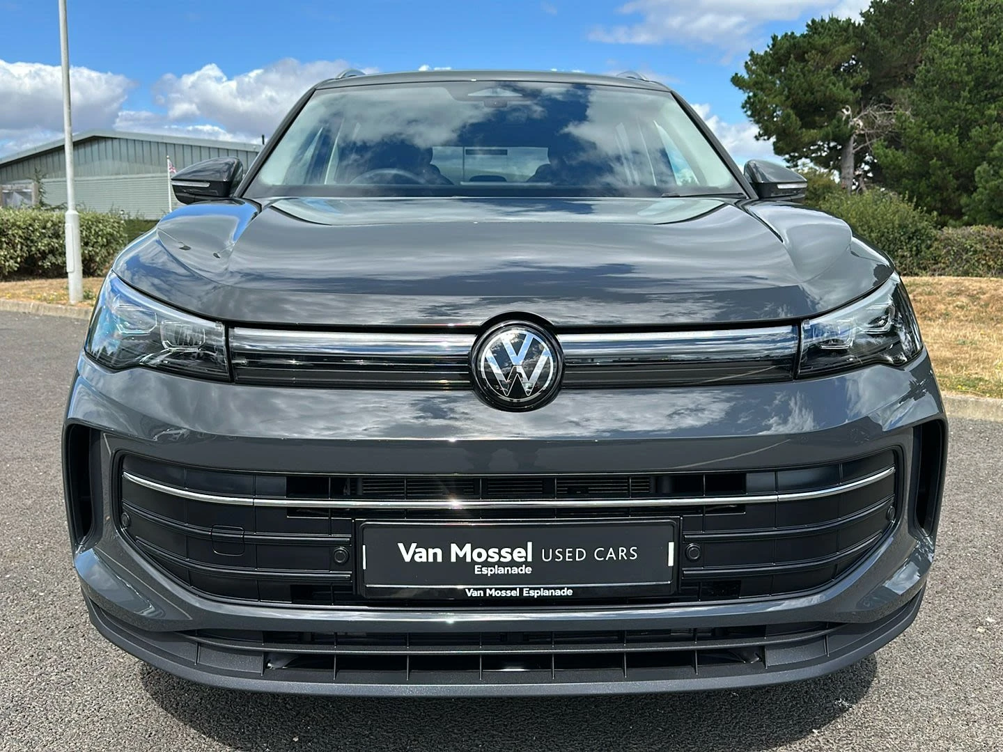 Volkswagen-Tiguan-image-4