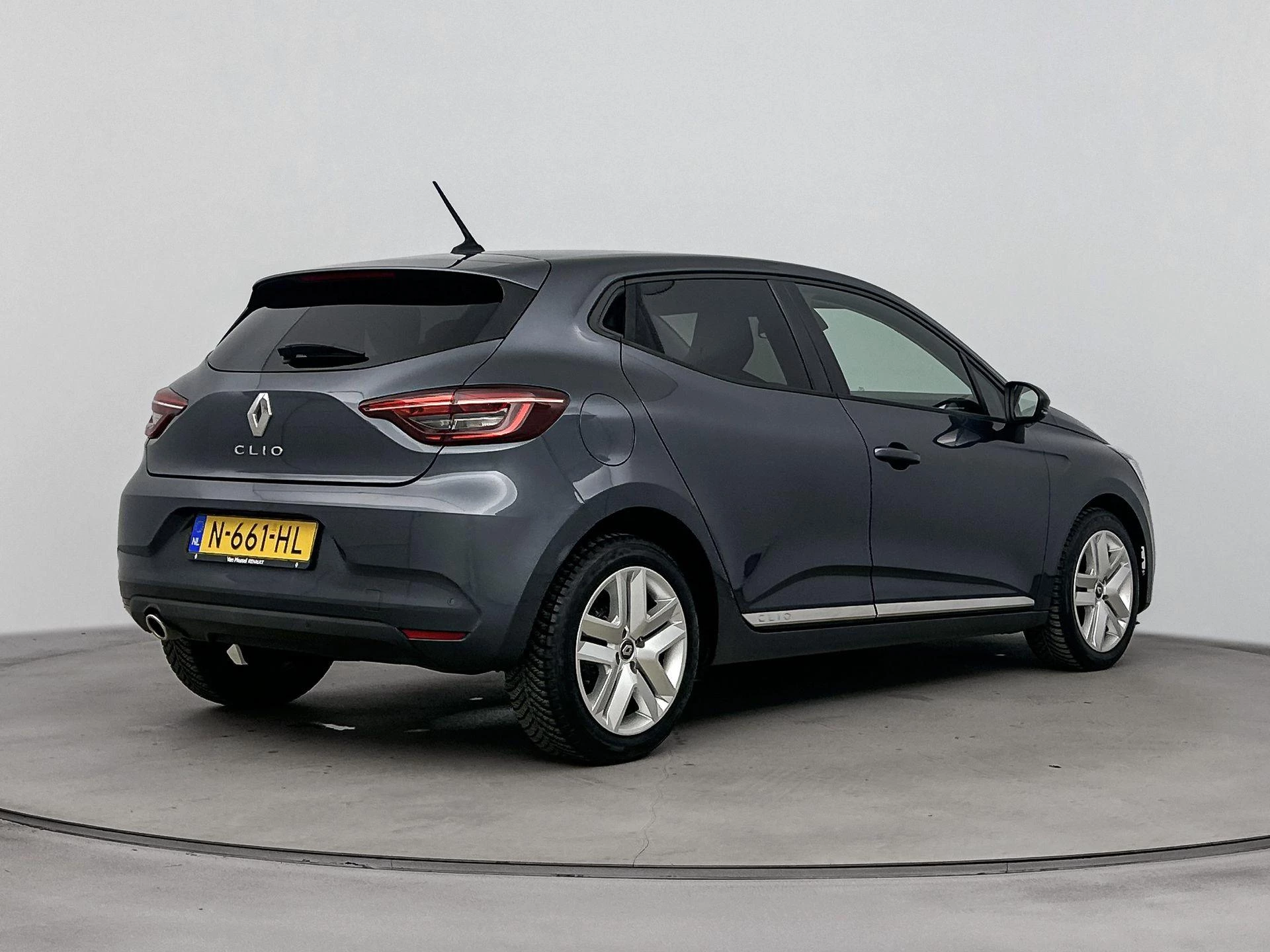 Renault-Clio-image-3