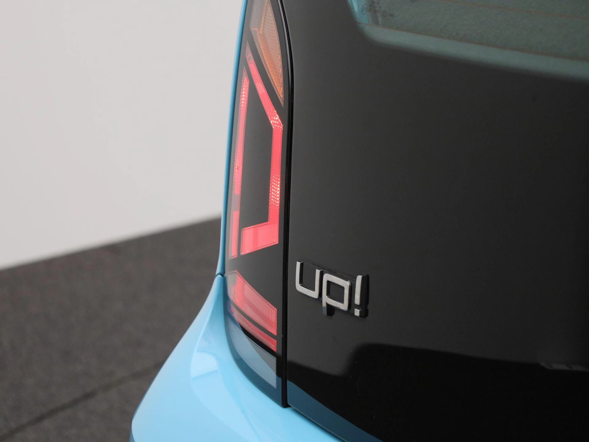 Volkswagen-up!-image-30