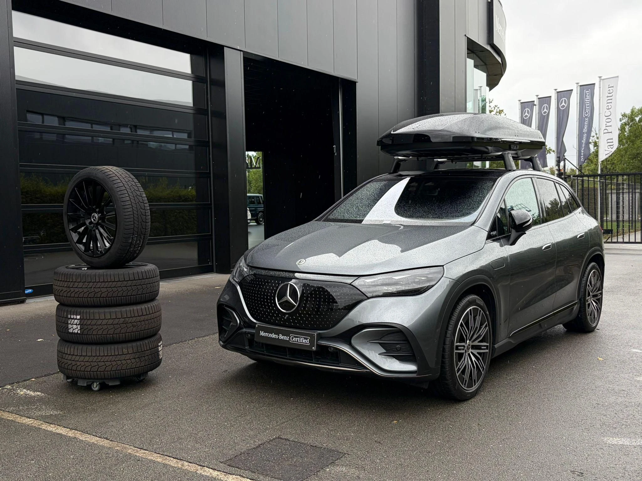 Mercedes-Benz-EQE-image-1