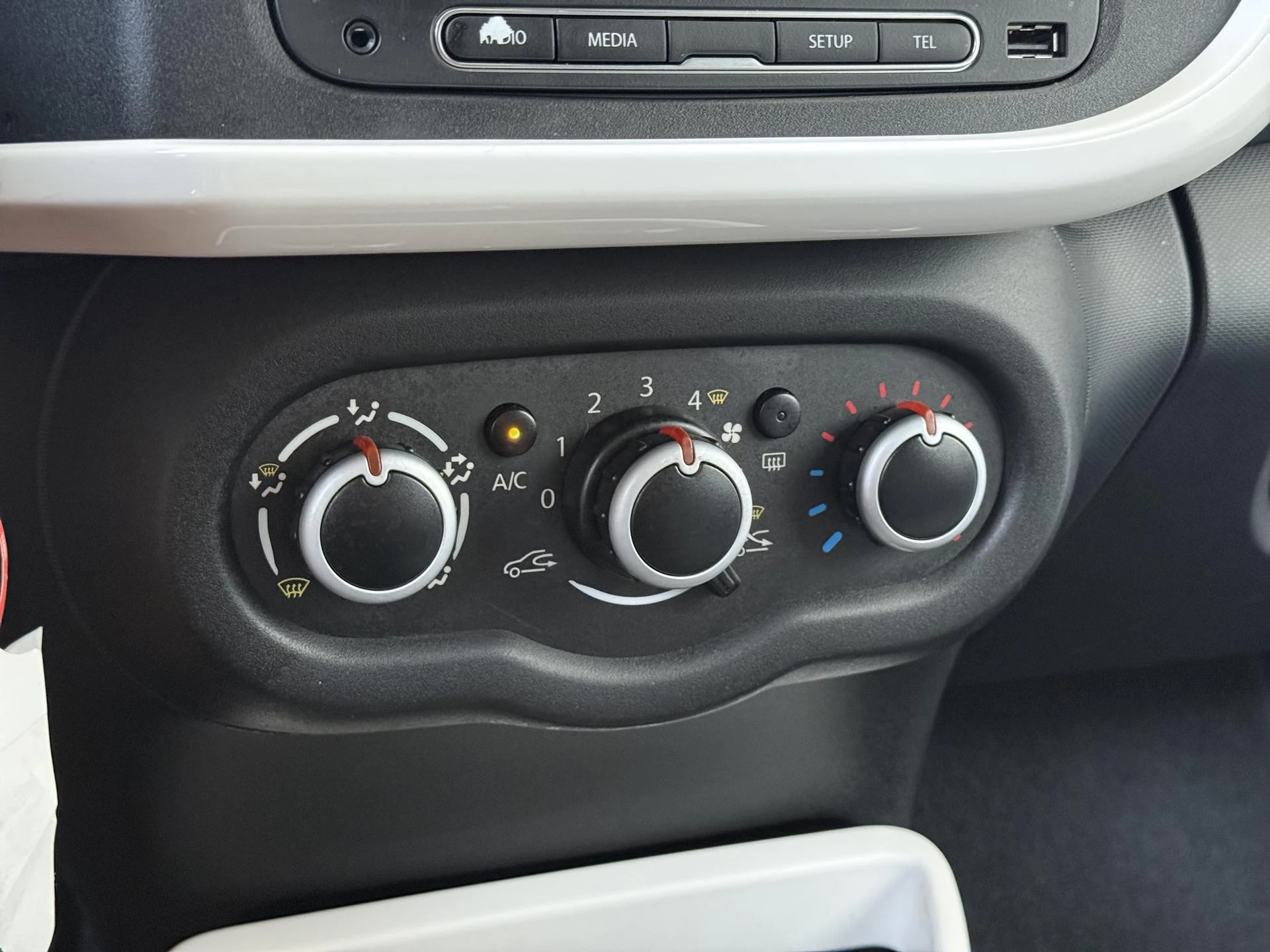 Renault-Twingo-image-16