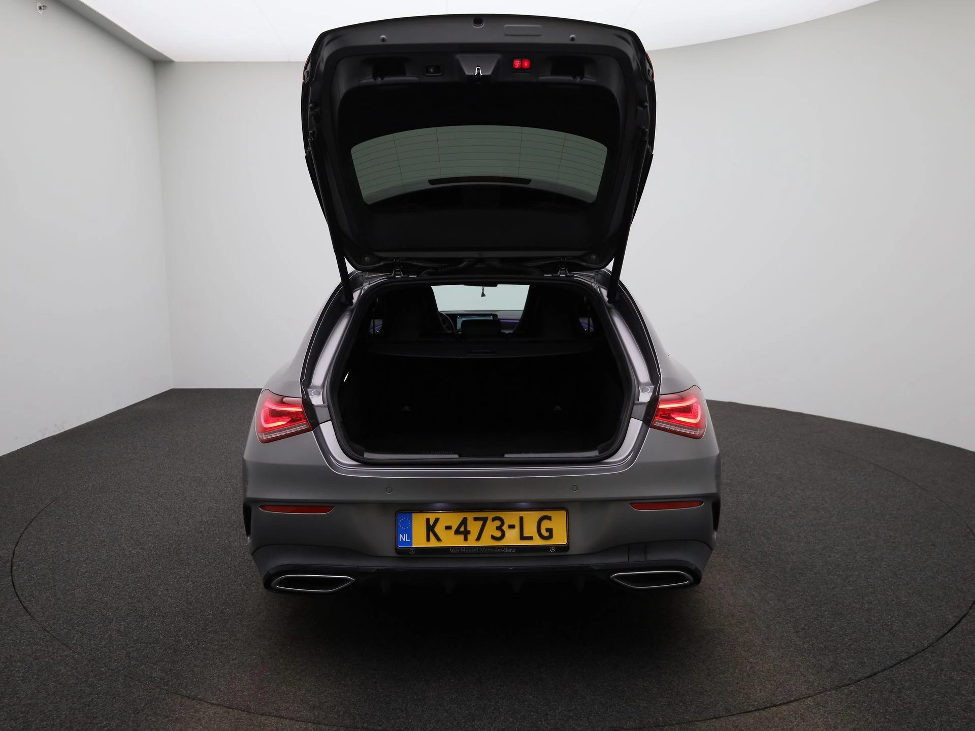 Mercedes-Benz-CLA-image-11